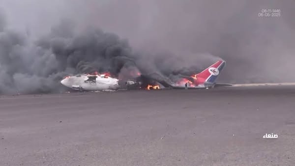 غارات إسرائيلية جديدة تستهدف مطار صنعاء وتدمر آخر طائرة فيه