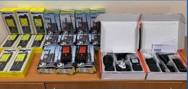 عمان تعلن ضبط أجهزة اتصالات مهربة إلى اليمن