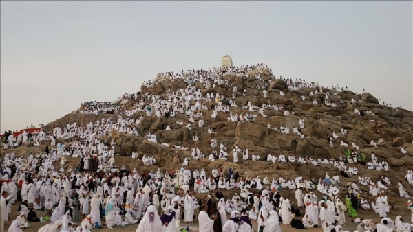 خطيب عرفة يدعو إلى الله لنصرة فلسطين وإغاثته