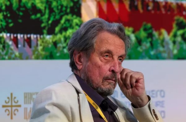 والد ماسك: ابني أخطأ بتحديه العلني لترامب