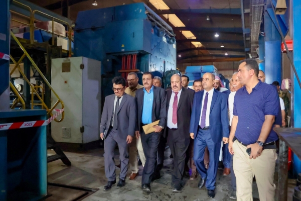 رئيس الوزراء يوجه بتنفيذ إجراءات لرفع القدرات التوليدية لمحطات كهرباء عدن