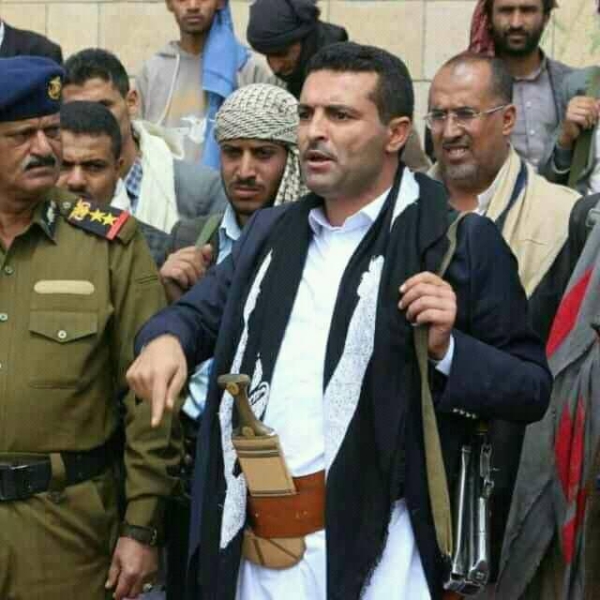 جراء ضغوطات قبلية.. الحوثيون يفرجون عن والد المقدشي وشقيقه في ذمار بعد قلع مكتب للجبايات