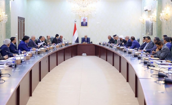 محافظ البنك يؤكد استكمال نقل المنظومة المصرفية والحكومة تتوعد بإعلان أسماء المؤسسات الرافضة إيصال إيراداتها للبنك