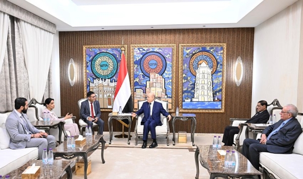 العليمي يشدد على استثمار العقوبات ضد الحوثيين كوسيلة ردع فعالة