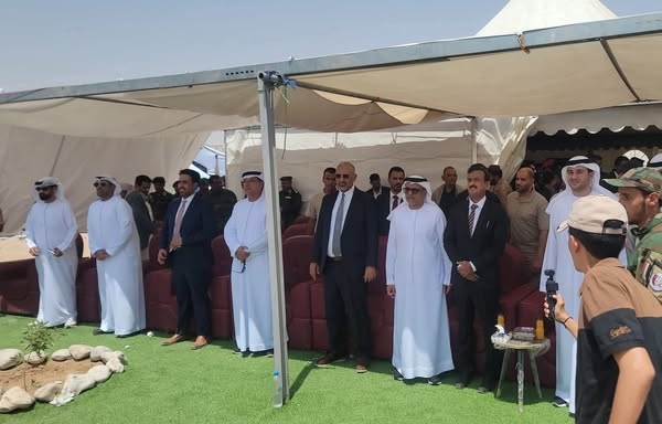 بحضور الزبيدي.. السفير الإماراتي يفتتح محطة شبوة للطاقة الشمسية ويرفض رفع علم التشطير