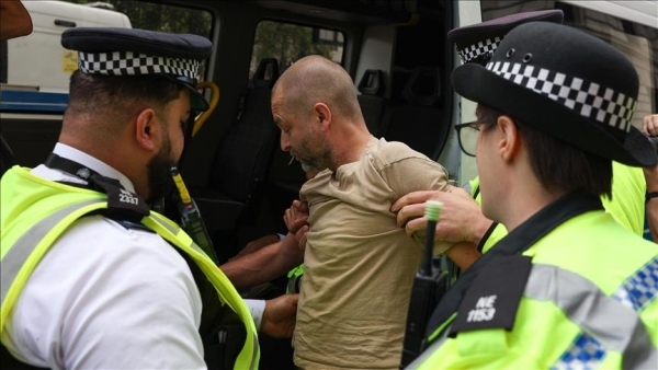 شرطة لندن توقف 890 شخصا احتجوا على حظر 