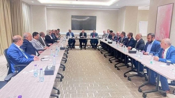 التكتل الوطني للأحزاب يؤكد أن تعدّد مراكز القرار داخل عدن أضرّ بأداء المؤسسات الحكومية