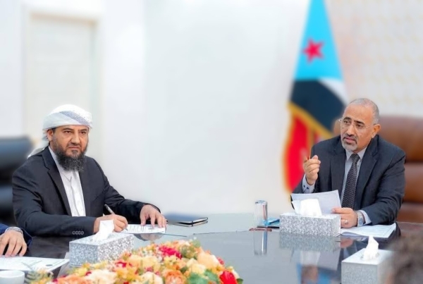 المحرّمي: القرارات الفردية التي اتخذت قبل سنوات كانت سببا في انقسام مجلس القيادة الرئاسي