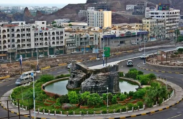 عدن.. الشرطة تضبط عصابة لتزوير المحررات الرسمية والأختام الحكومية