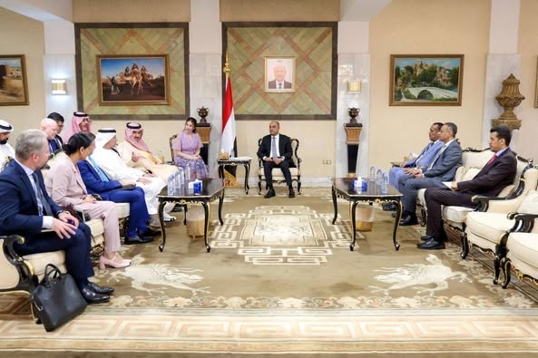الدول الخمس تؤكد دعمها للحكومة اليمنية وجهود الإصلاحات وتشدد على وحدة الصف السياسي