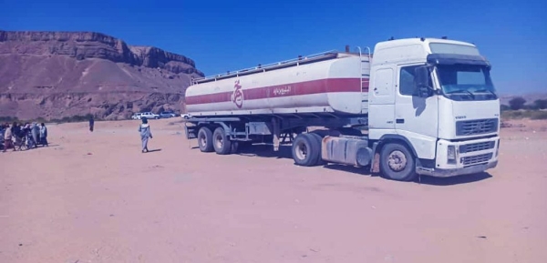 حضرموت.. جرحى بينهم جندي في اشتباكات مع مسلحين اعترضوا قاطرات وقود