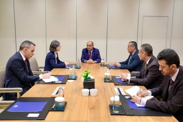 فرنسا تؤكد دعمها لجهود الحكومة اليمنية في مسار الإصلاحات الاقتصادية