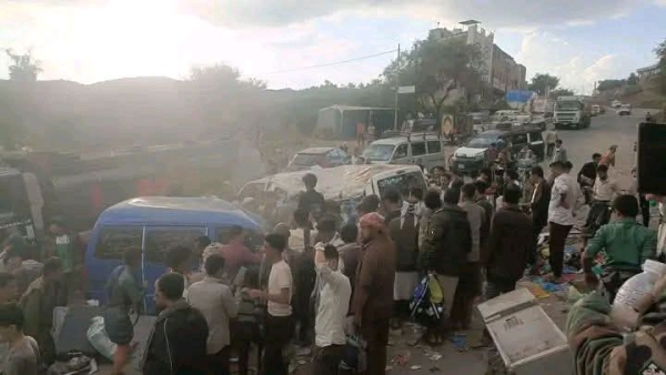 بينهم نساء وأطفال.. جرحى بحادث مروع في نجد قسيم بمحافظة تعز