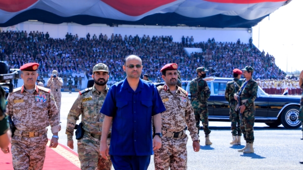 تقرير استخباراتي: الخلافات الداخلية وتراجع الإيرادات تدفع الحوثيين إلى حافة الهاوية (ترجمة خاصة)