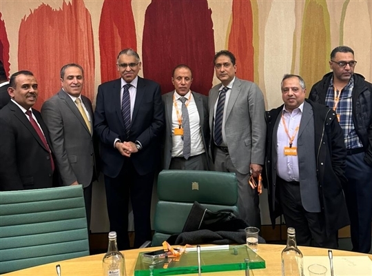 وفد من حزب الإصلاح يزور مجلس العموم البريطاني ويناقش وحدة الشرعية والتحركات الأحادية