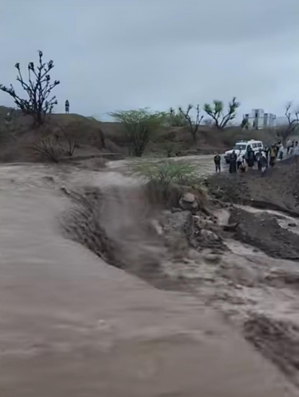 أمطار اليمن.. أضرار بشرية ومادية وانقطاع للطرقات وجرف للأراضي في تعز وعدة محافظات