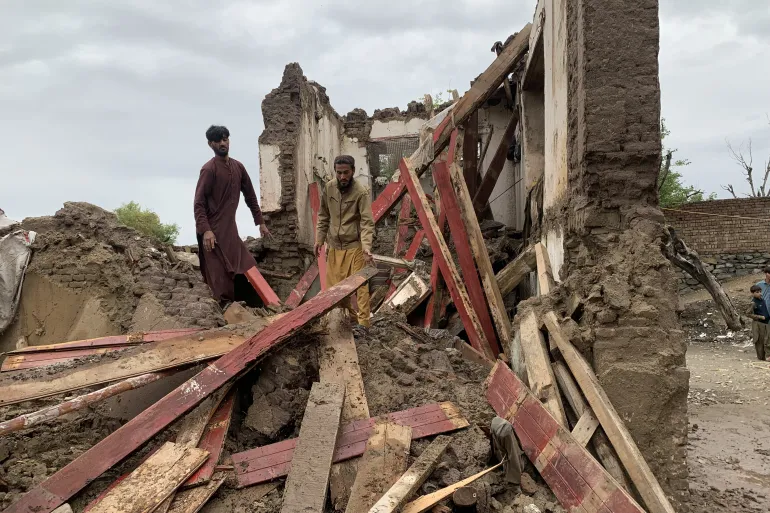 مقتل 222 شخصا في فيضانات أفغانستان وباكستان