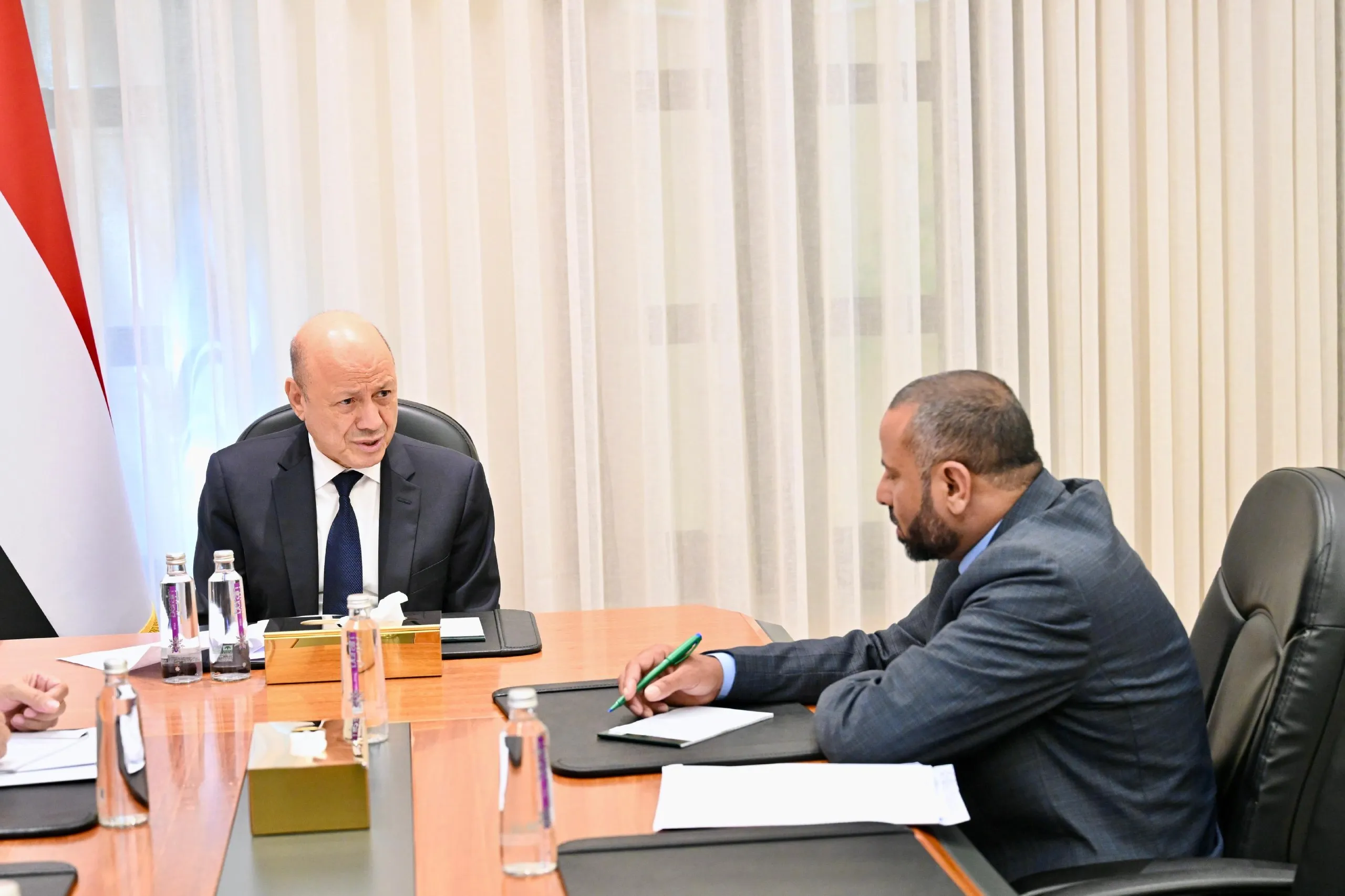 العليمي يتعهد بدعم التنمية في الضالع وانصاف تضحيات أبناء المحافظة