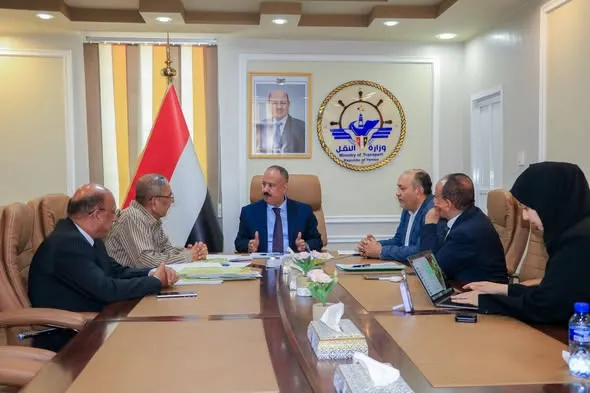 وزير النقل يوجه بوضع آلية عملية لتسريع استئناف العمل بمشروعي مينائي قرمة وبروم