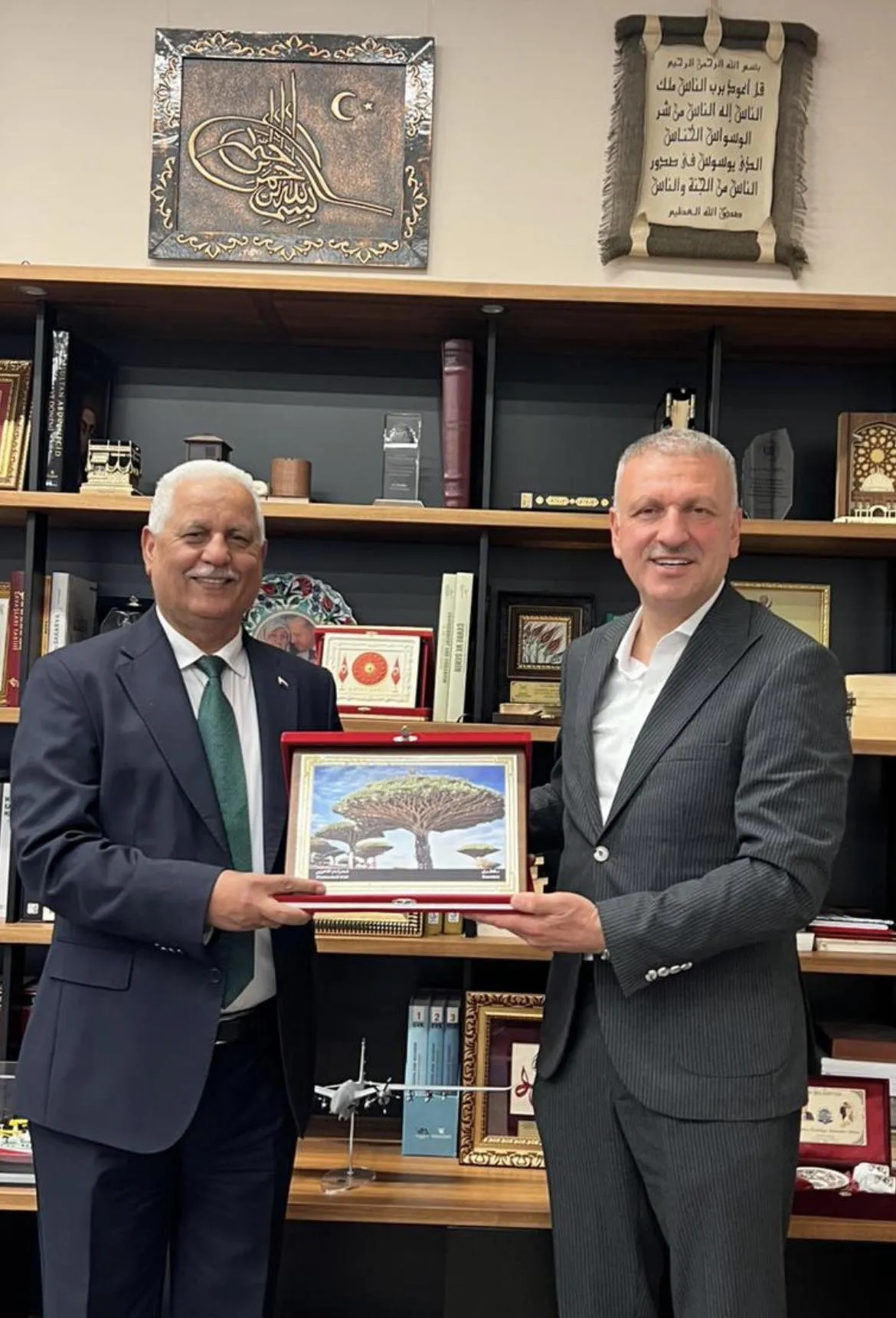 أنقرة.. السفير طُريق يبحث أوضاع الجالية اليمنية مع مستشار الرئيس التركي