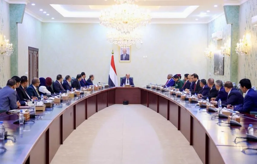 الزنداني خلال اجتماع لمجلس الوزراء يتعهد بعدم تحويل عدن إلى ساحة للفوضى وتصفية الحسابات