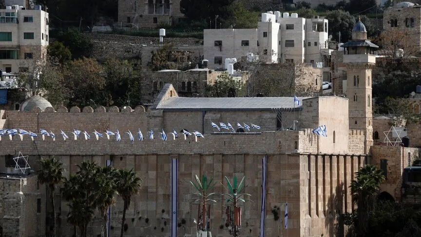 الخليل.. إسرائيل تغلق الحرم الإبراهيمي وتقمع مصلين بعيد الأضحى