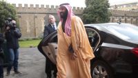 اللعب بالنار.. ديفيد هيرست: الدعم البريطاني "الجبان" لمحمد بن سلمان يهدد استقرار المنطقة