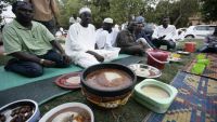 بنك طعام سوداني يكافح الجوع من خلال "حفظ النعمة"