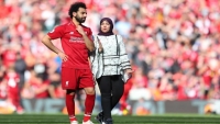 زوجة محمد صلاح تثير تفاعلا واسعا في حفل إعلان فوزه بجائزة القدم الذهبية... فيديو