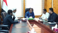 حضرموت.. مباحثات لإجراءات تصدير محصول "البصل" بعد إيقاف السعودية المئات من الشاحنات في الوديعة