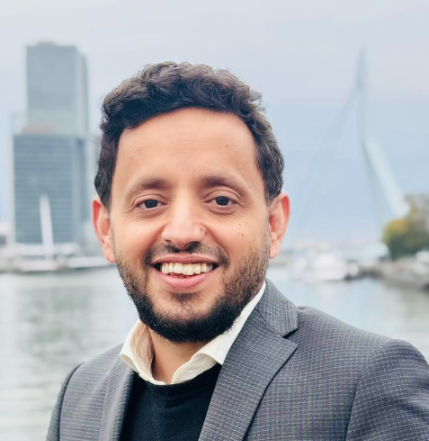 ثلاثون عامًا من الصراخ ضد حزب لم نقرأه